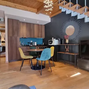 https://orcagna-10-elegante-appartamento.it-tuscanyhotel.com
